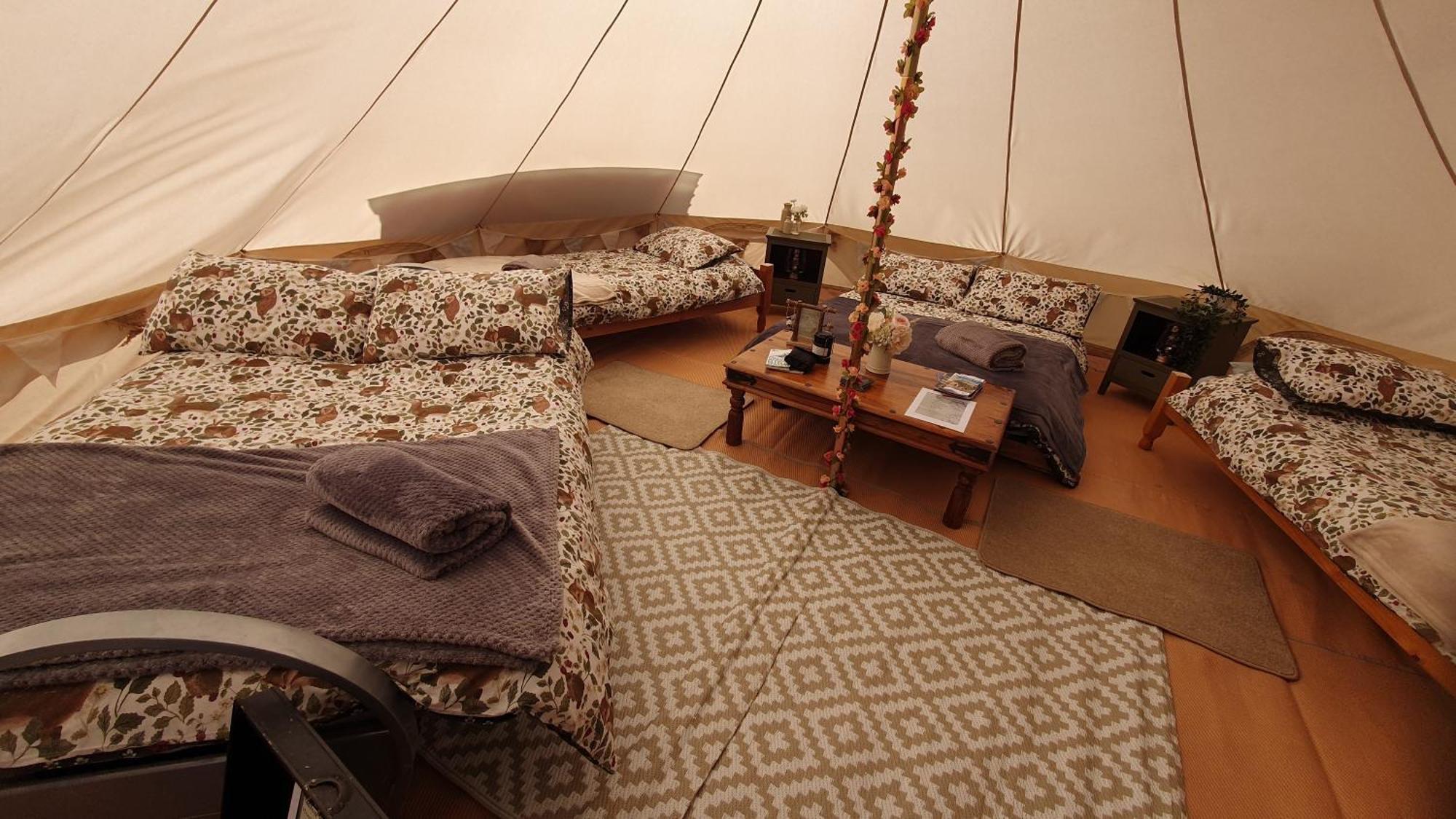 Отель Calon Y Goedwig Glamping Лландовери Экстерьер фото